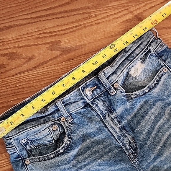 American Eagle High Rise Baggy Straight Distressed Blue Jeans. Size 8Long - Picture 4 of 13